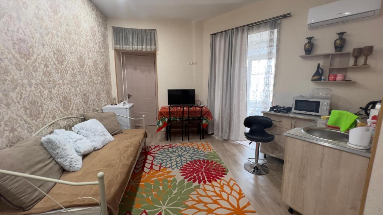 Guest House Beautiful Avlabar Tiflis Exterior foto